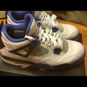Men’s Jordan 4 size 11 *worn very little**clean*
